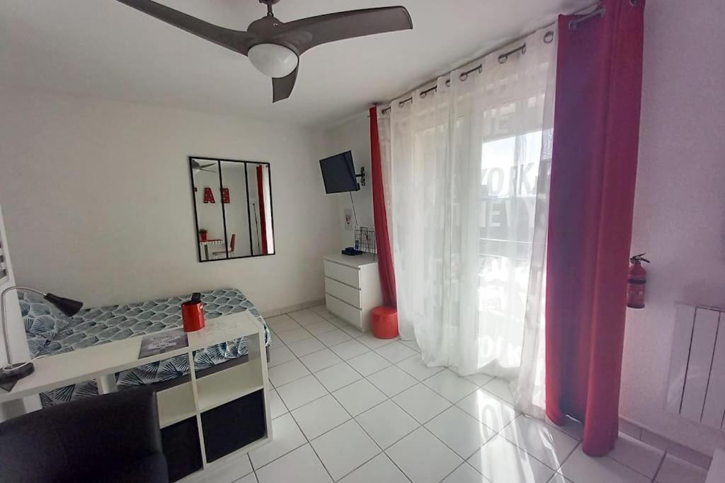 Appartement Costieres Climatise Parking Gratuit Lave Linge Loggia