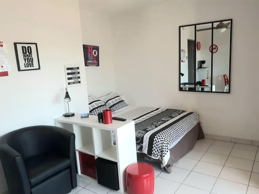 Costieres Climatise Parking Gratuit Lave Linge Loggia Appartement *